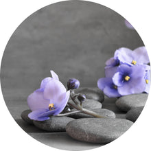 Lade das Bild in den Galerie-Viewer, Aluminiumbild Zen Steine mit Lila Blumen Kreis
